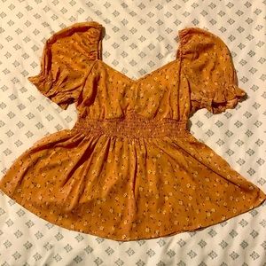 Maternity shirts short sleeve like new stretchable waist